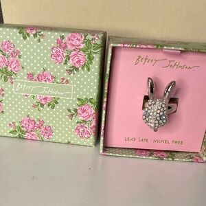 🐇Betsey Johnson Silver and Crystal Bunny Stretch Ring